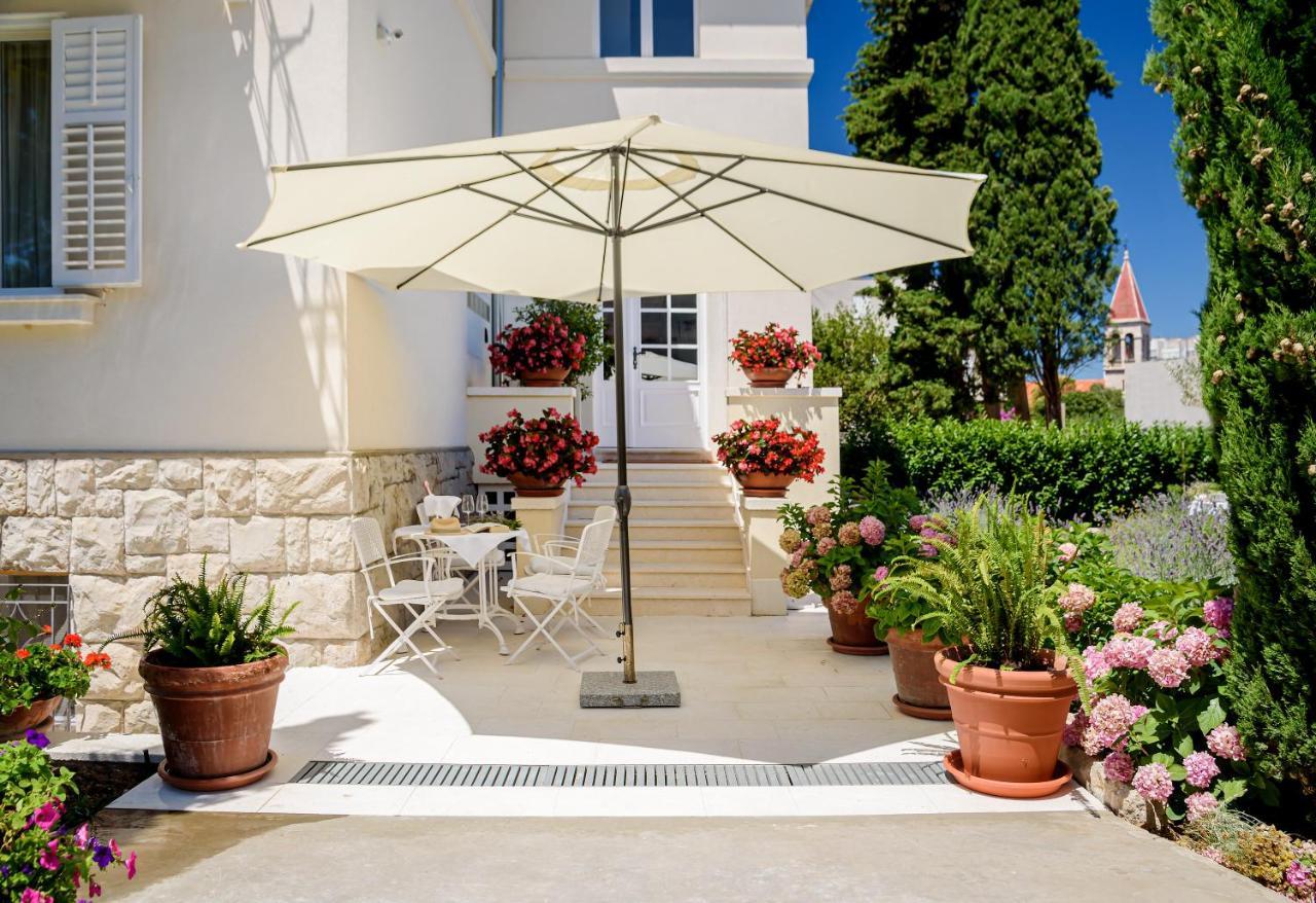 Palace Schoen Milesi - Esense Of Prestige - Private Pool - Free Parking - Old Money Style Luxury - Walking Distance To The Old Town, The And Amenities - Buralux