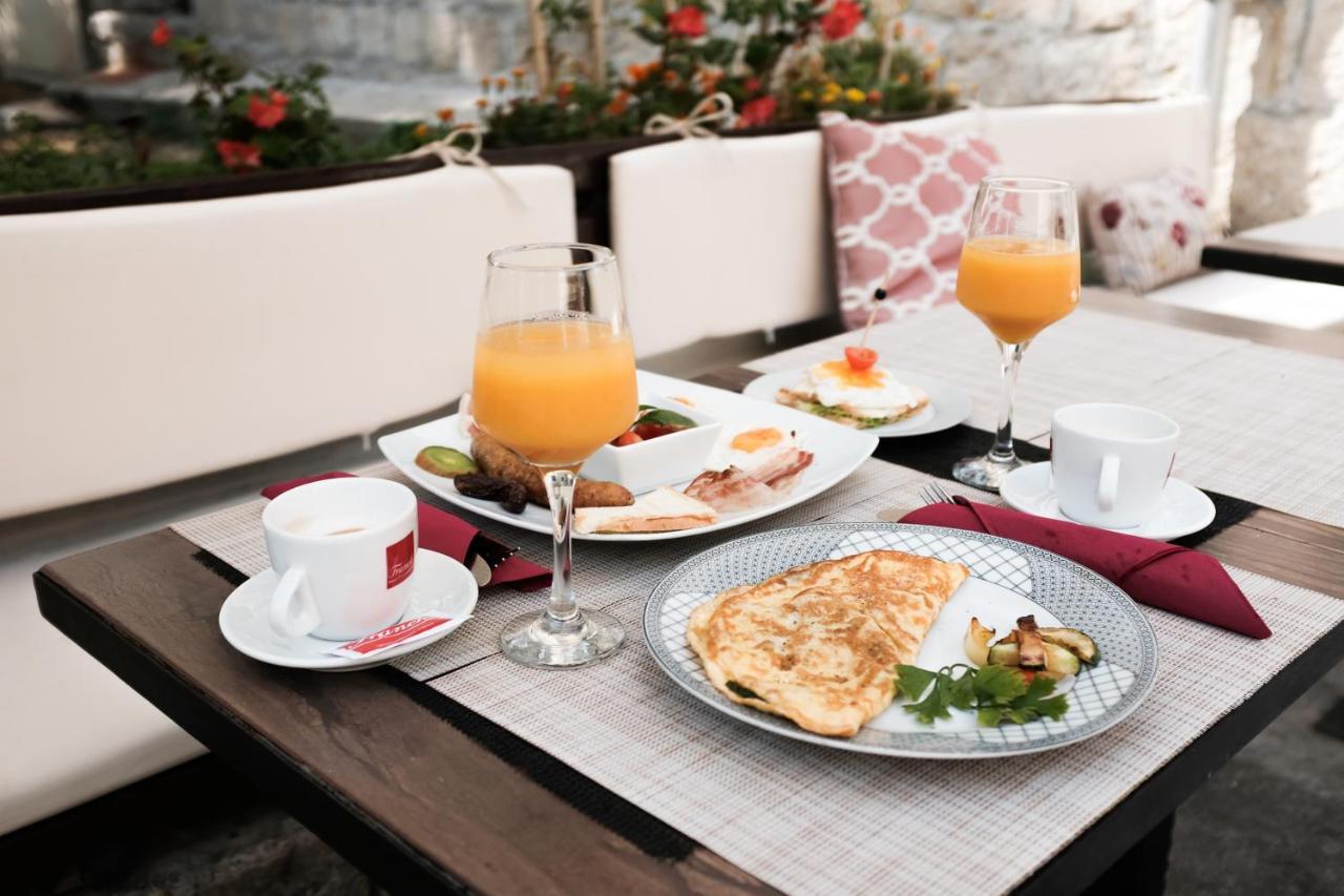 Mediterra 4*