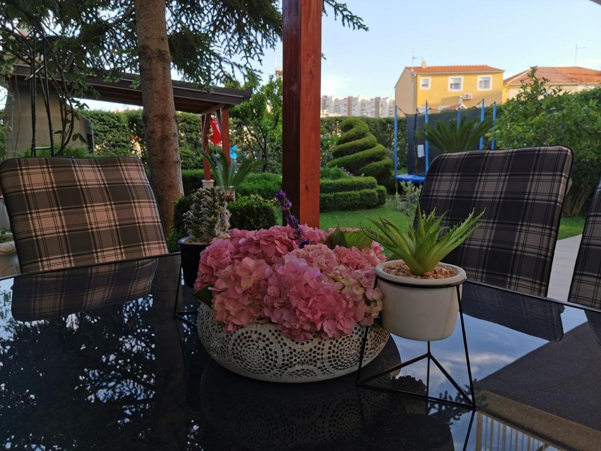 Apartment Leona *