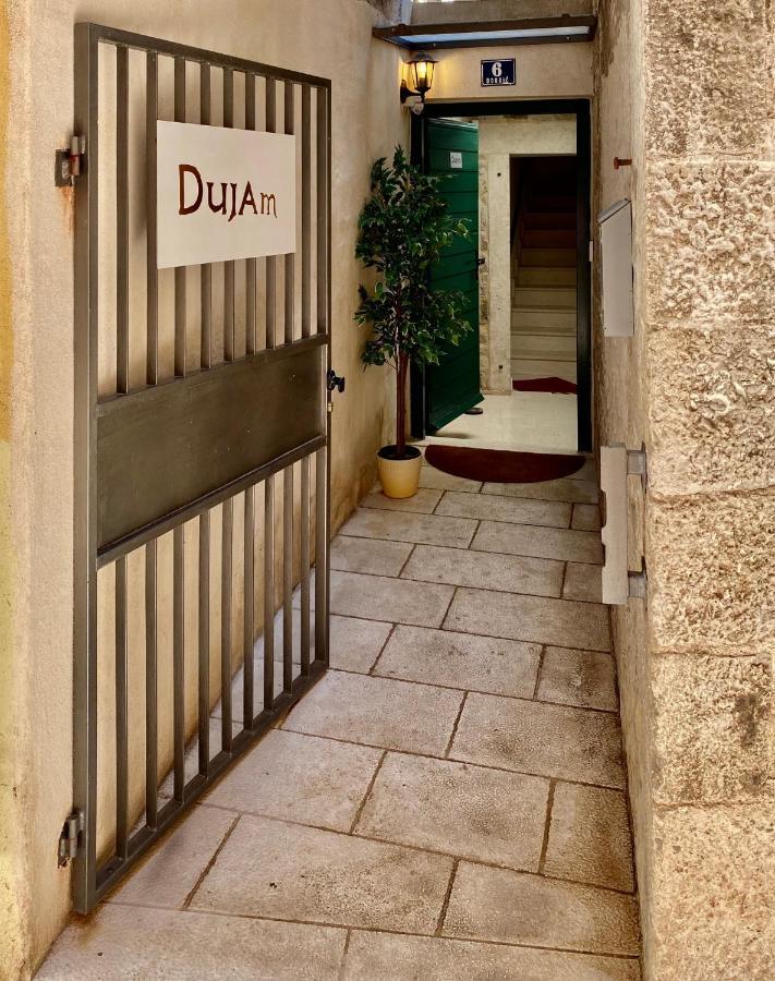& Dujam Guest house