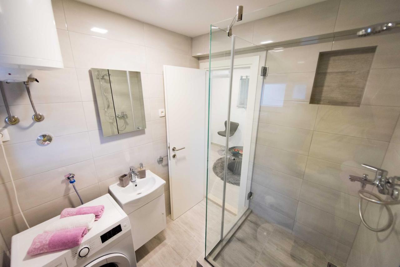 Ante Apartment *