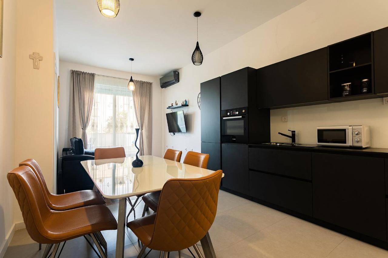 Zeus Znjan Apartman *
