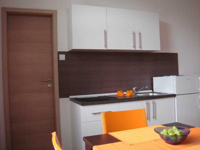 Ivo Hotel 3*