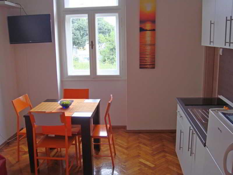 Ivo 3* Split