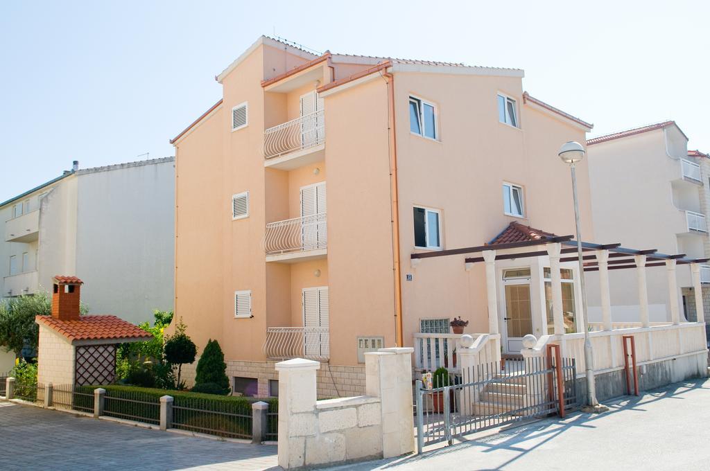 Ante 3* Split