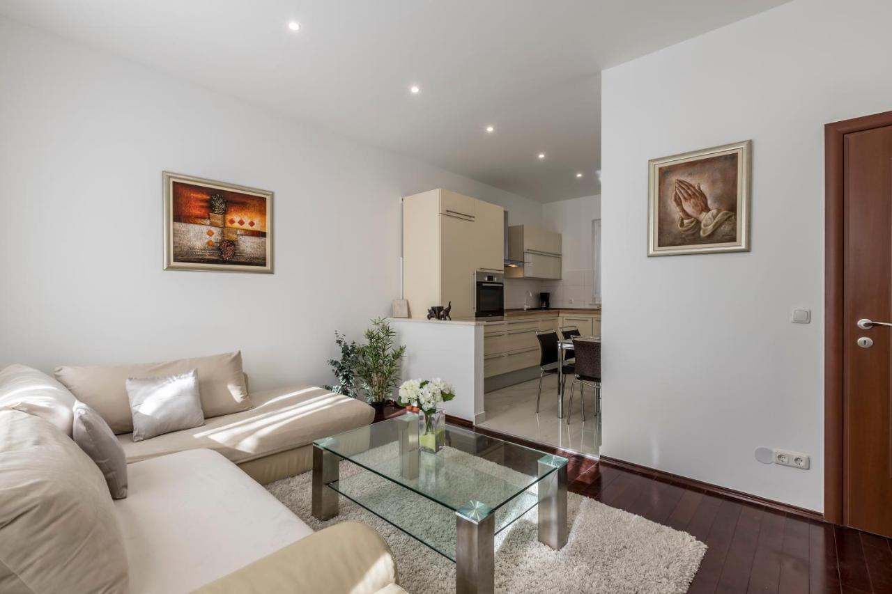 Meri Very And Beautiful Appartement Split