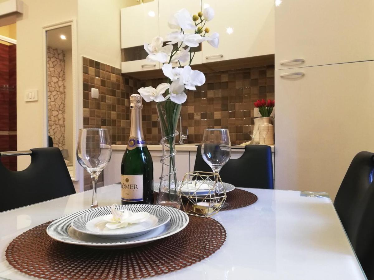 Elegnace Old Town Apartment Split