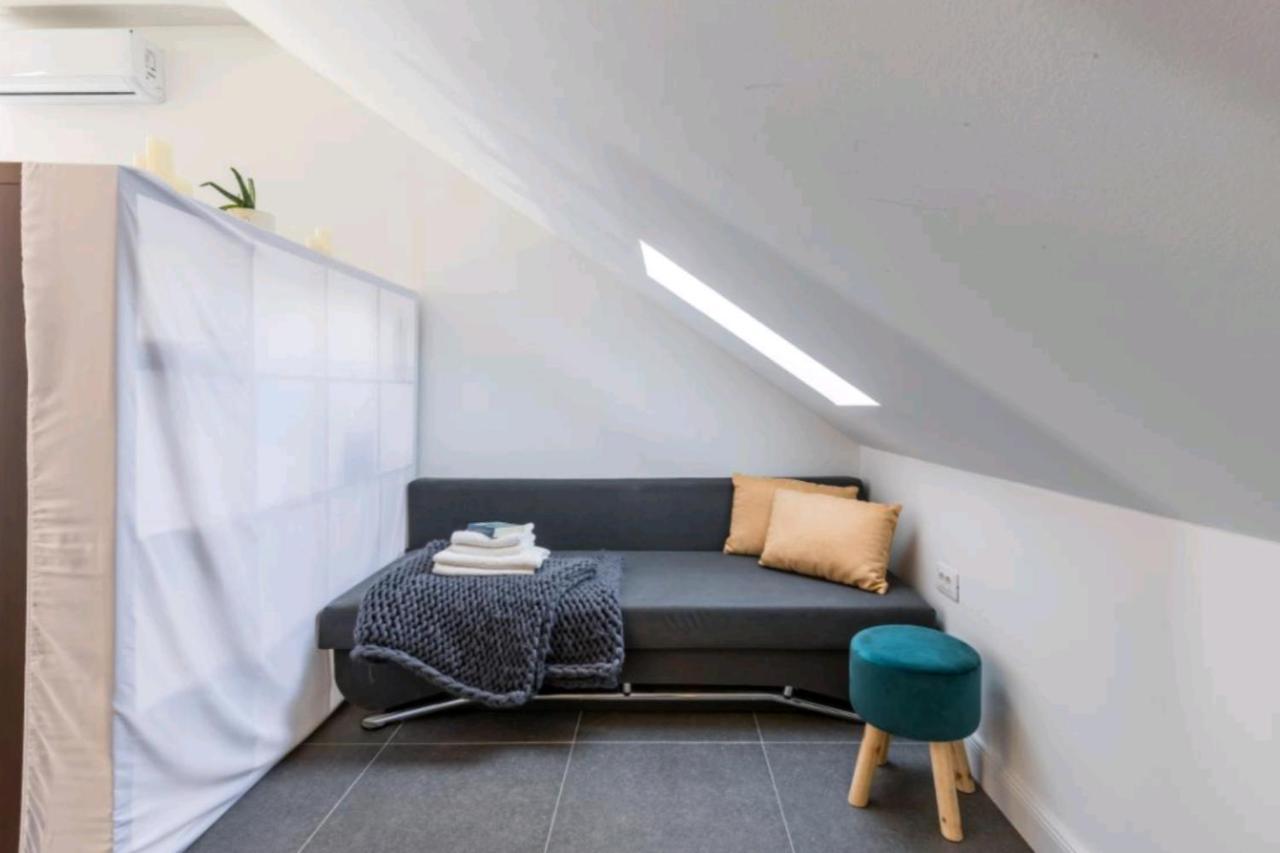 Just Like This - Cityapartment With Netflix Apartment