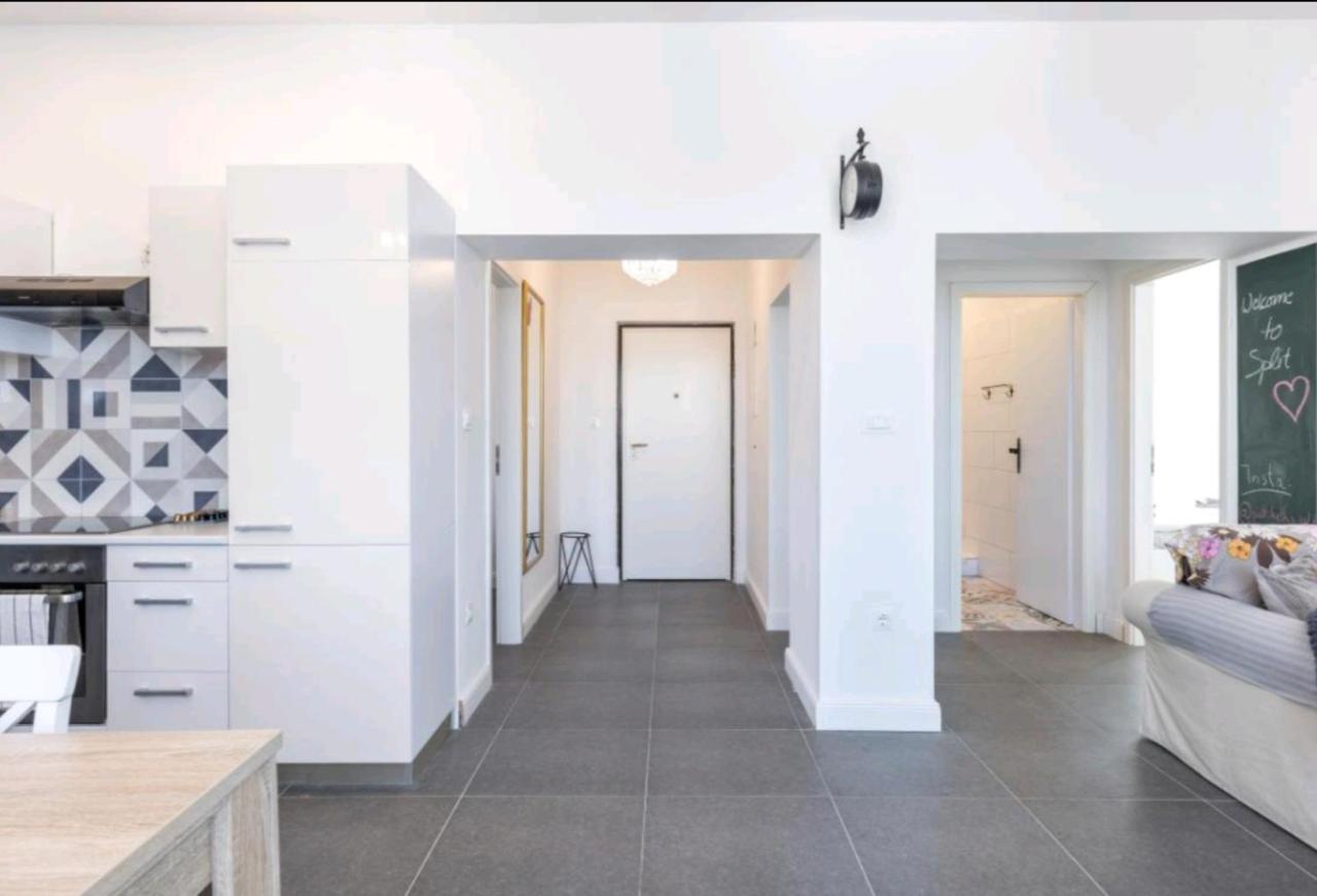 Just Like This - Cityapartment With Netflix Apartment Split