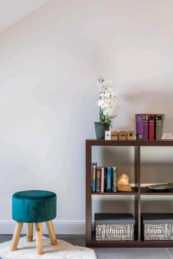 Apartment Just Like This - Cityapartment With Netflix Split