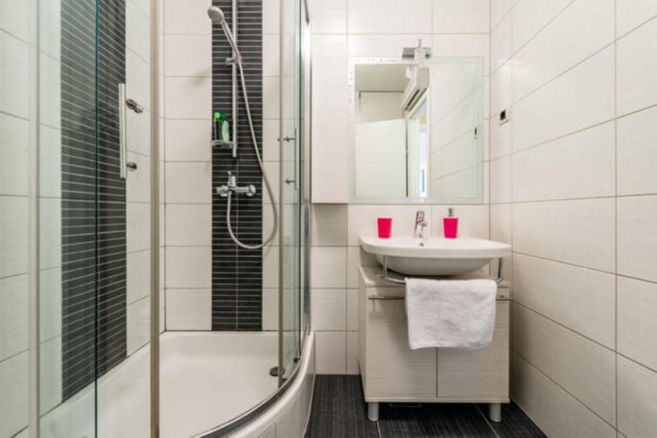 Near Reno With Private Parking Apartman