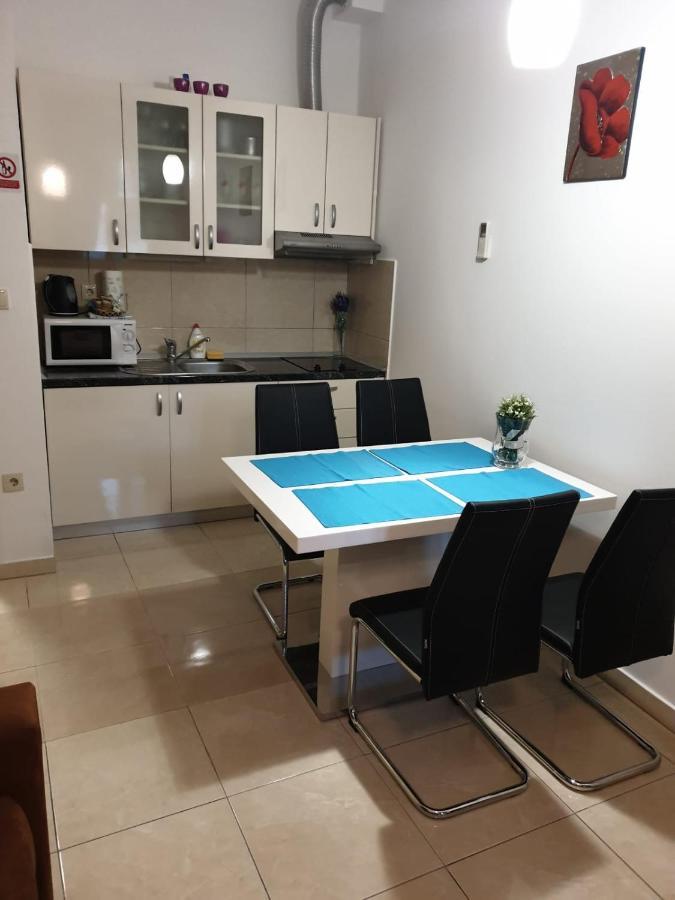 Luxury Apartment *
