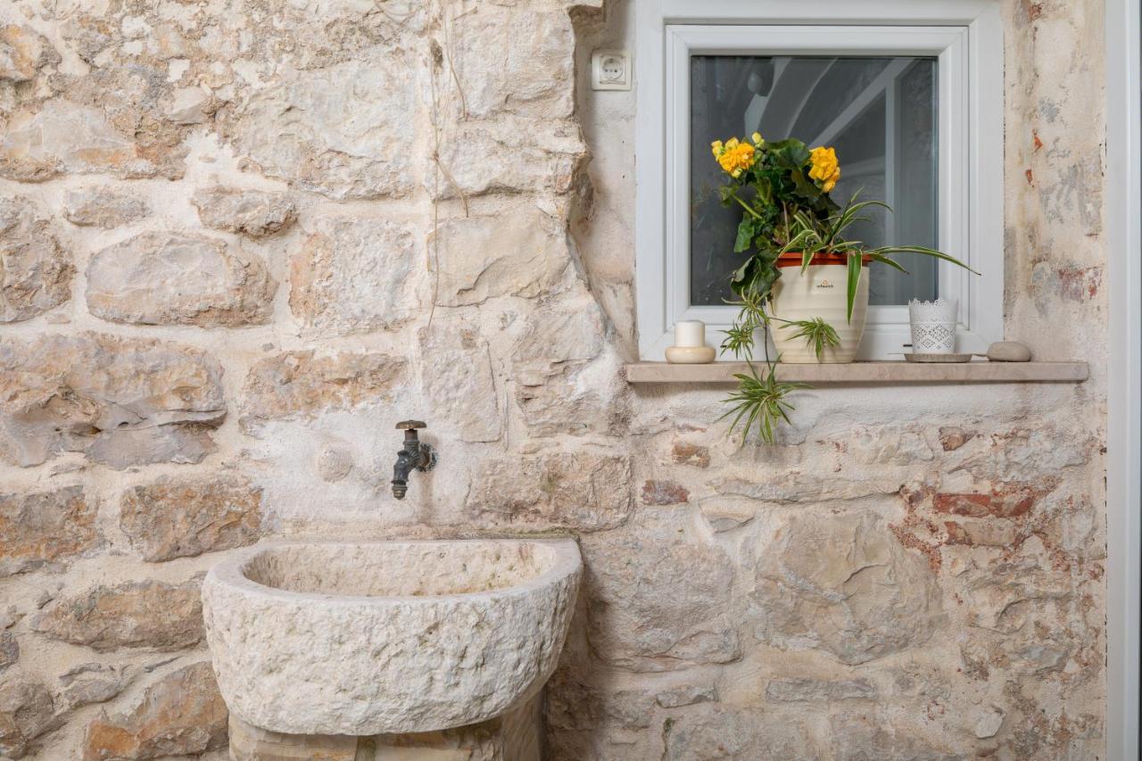 Awesome Stone House 4*