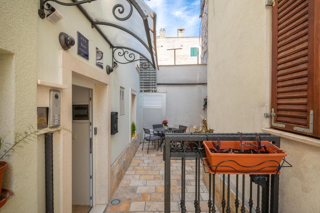 Awesome Stone House 4* Split
