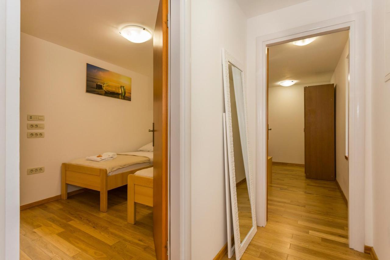 Hidden Gem In Diocletian Palace Old Town Center Apartman