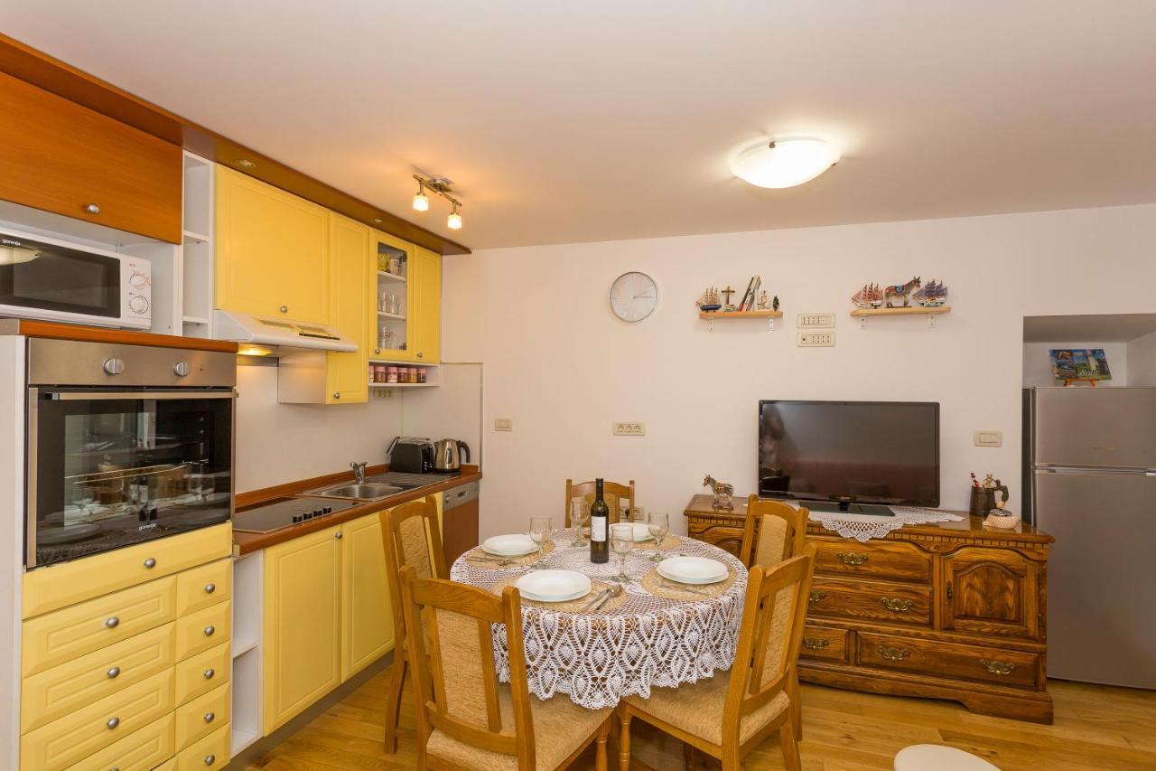 Hidden Gem In Diocletian Palace Old Town Center Apartman