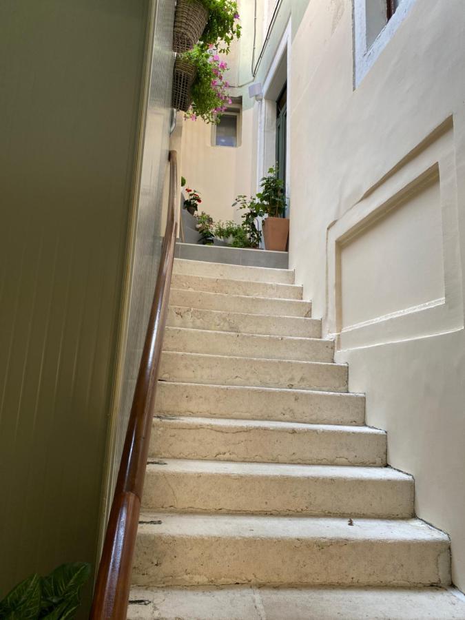 Hidden Gem In Diocletian Palace Old Town Center Apartman