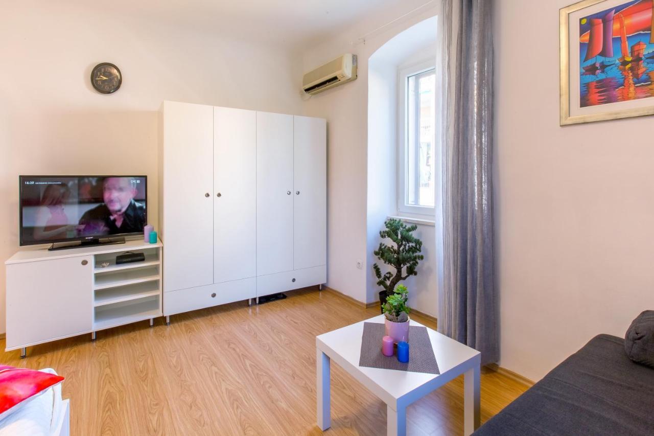 Summer Stone Pleasure Apartamento