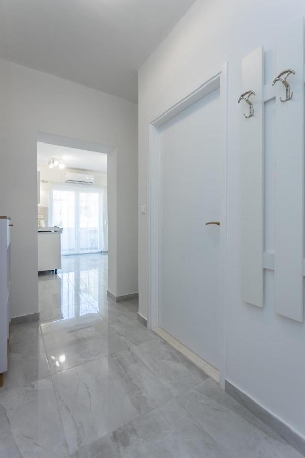 Oleander Apartment