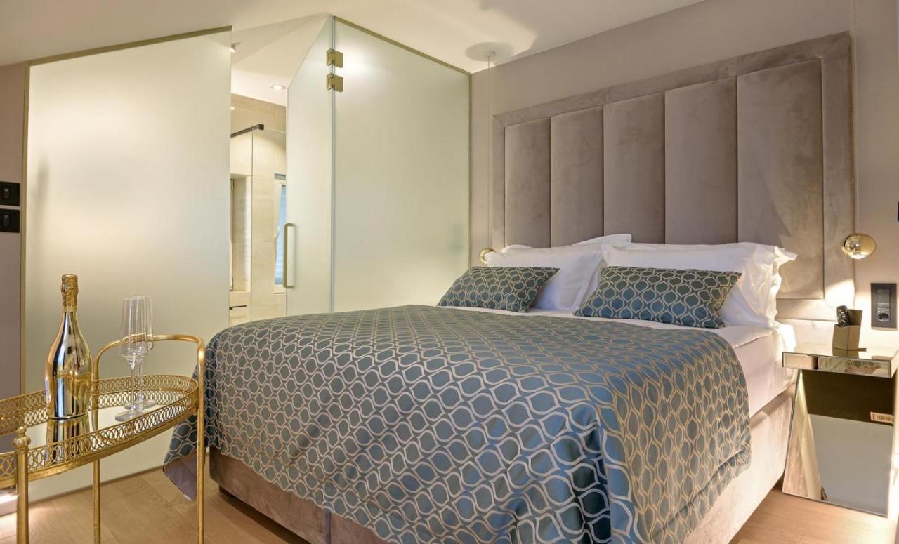 Lumiere Luxury Split