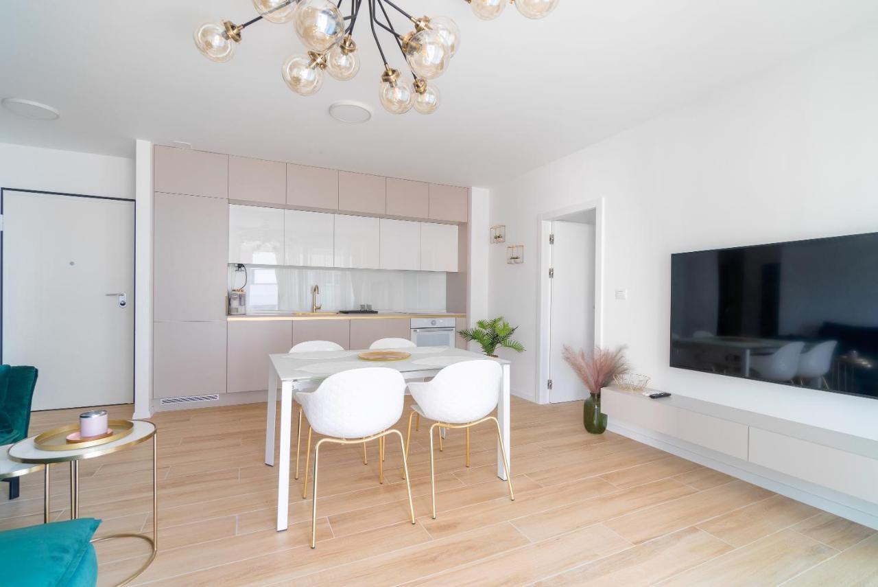 Golden Luxury Apartment *