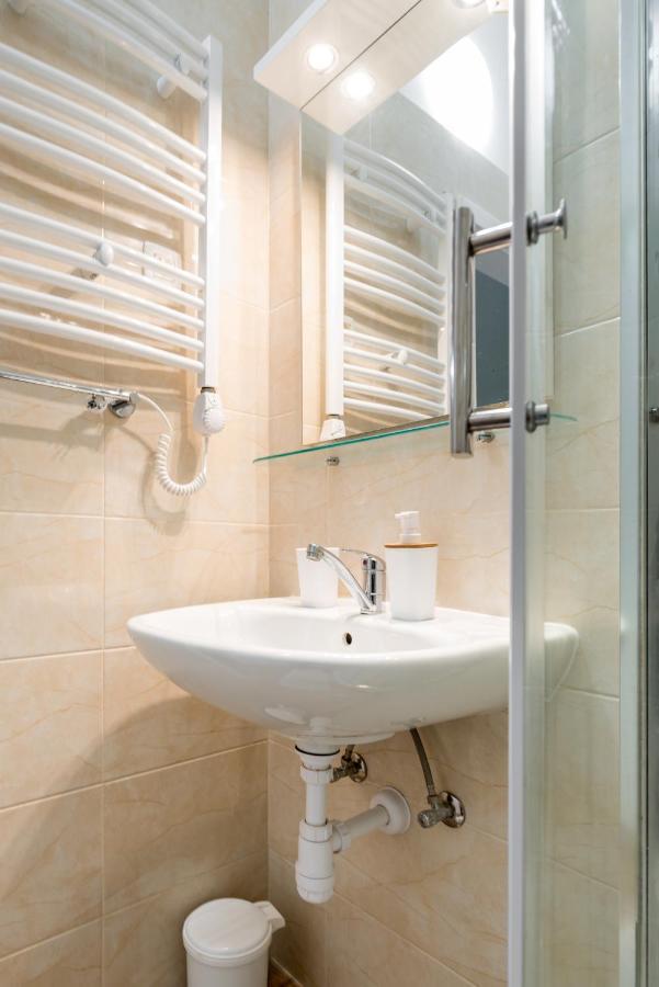 Lucia Guest house *