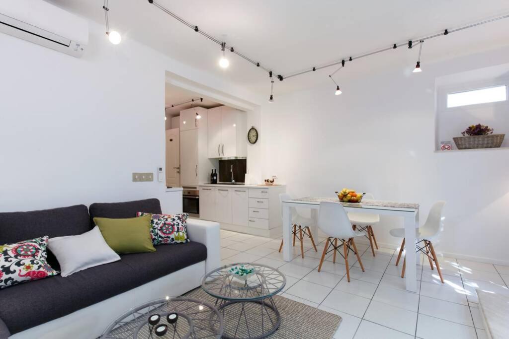 Joy4you Near And Center Apartamento *