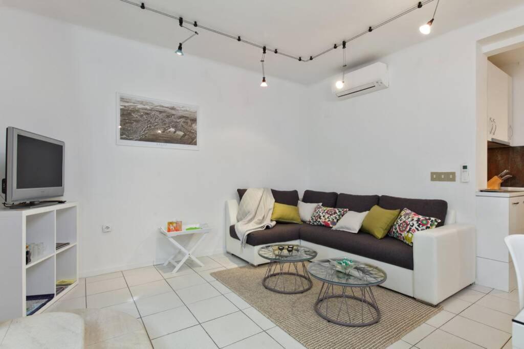 Joy4you Near And Center Apartamento *