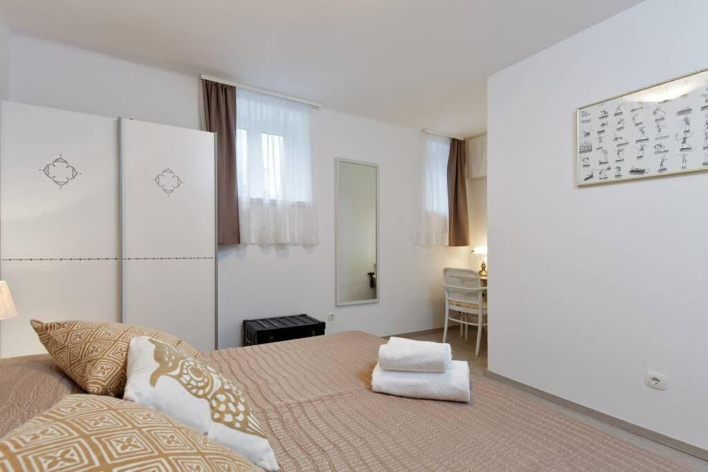 Apartment Joy4you Near And Center