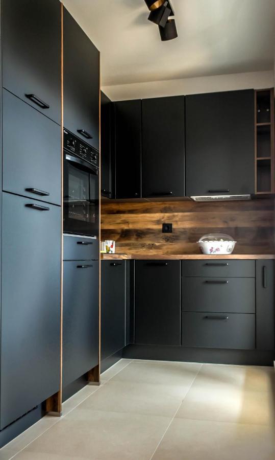 Blackpearl Apartment Split