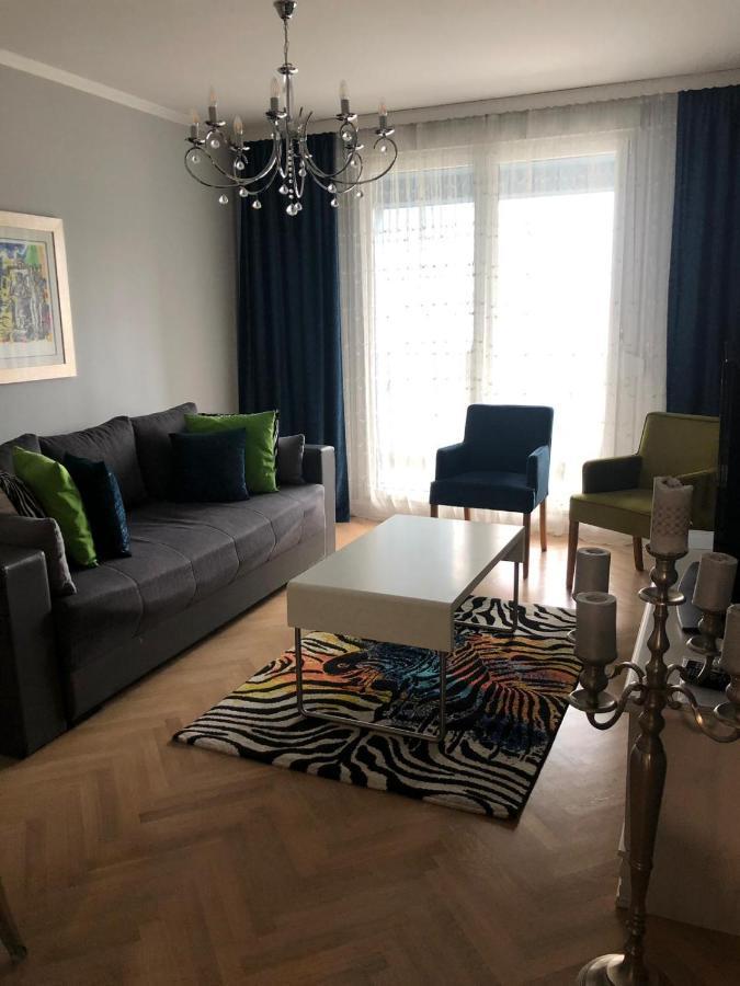 Sandra, With 2 Bathroom, Wi-fi, Private Parking