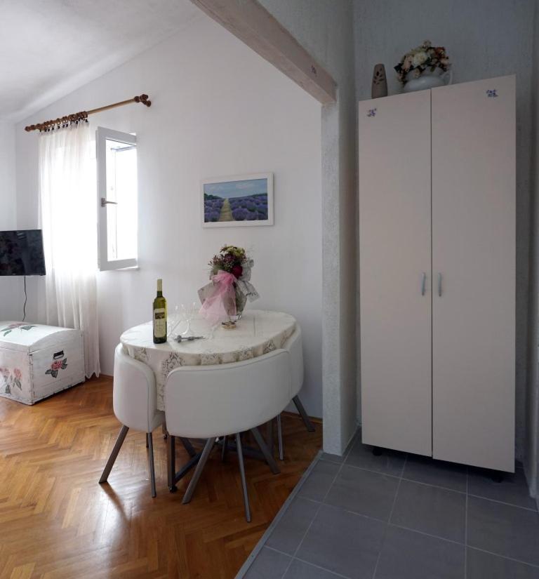 Apartment Muco Varos