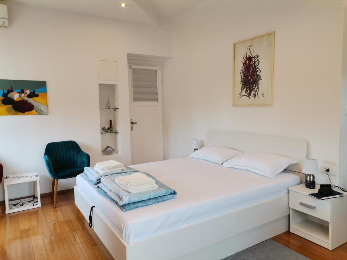 Vera Apartment
