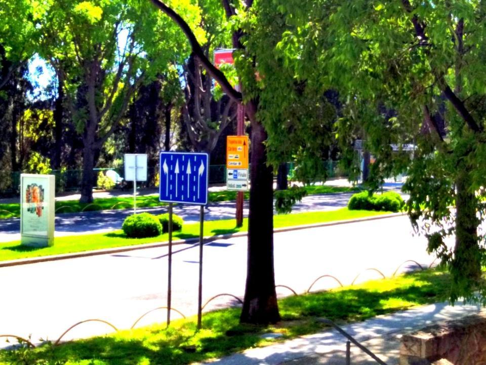 Suzana 2br With Balcony Apartment *