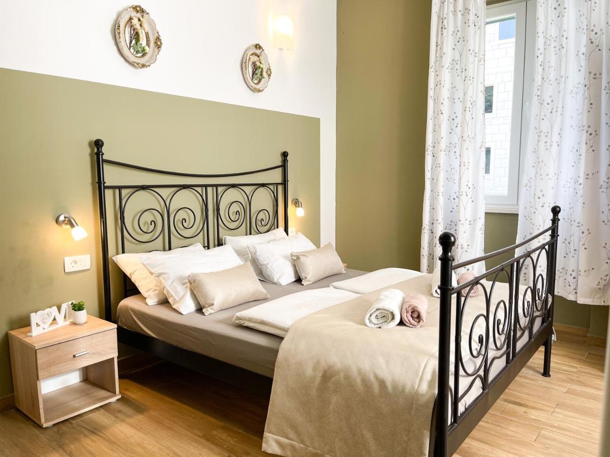 Lucia Guest house