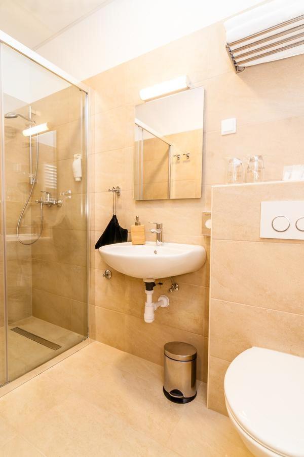 Via Domus 4*