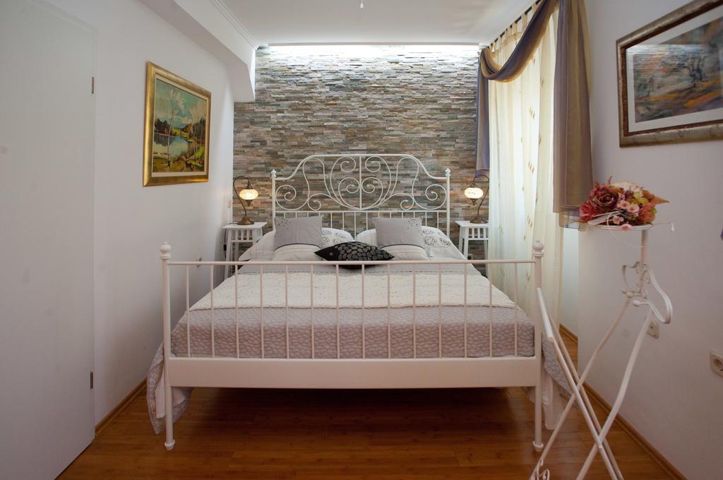 Apartamento Theatre *