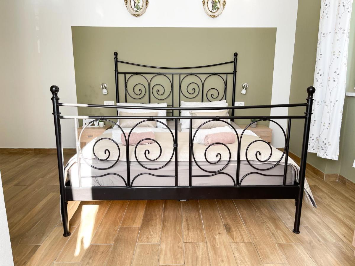 Lucia Guest house