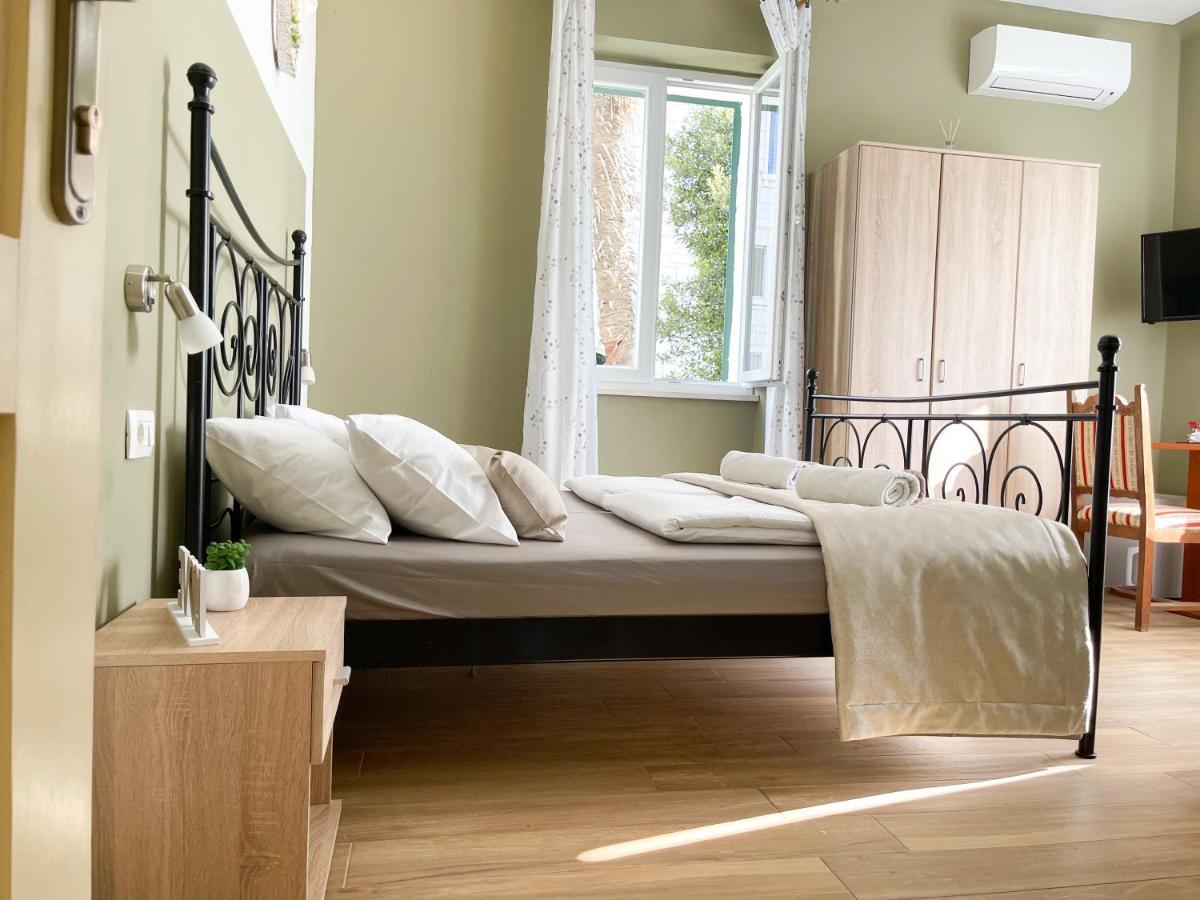 Lucia Guest house *