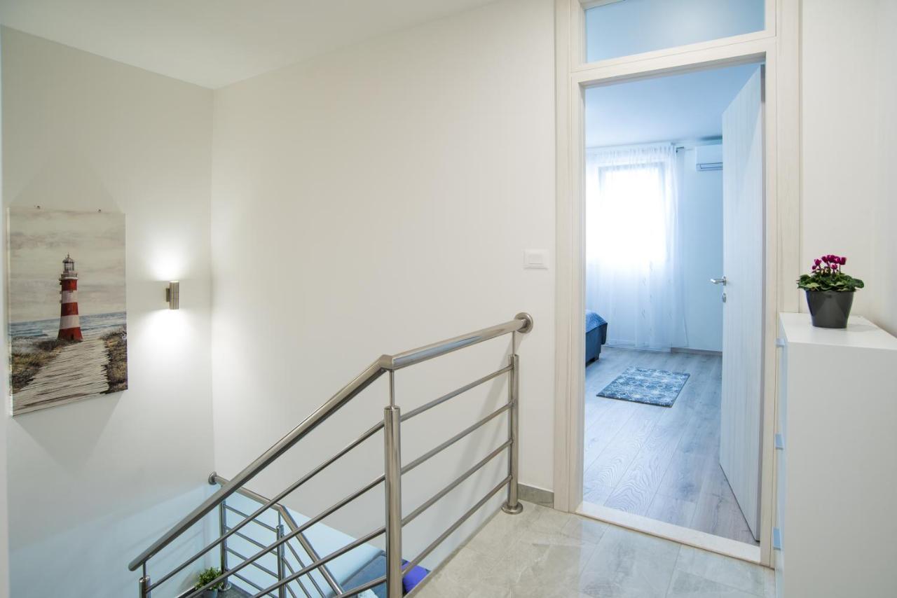 Apartment Too Sweet 1 *