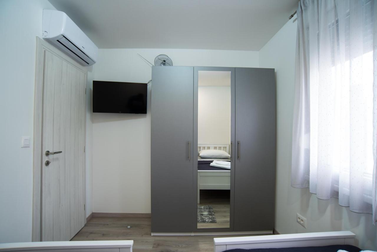Apartment Too Sweet 1