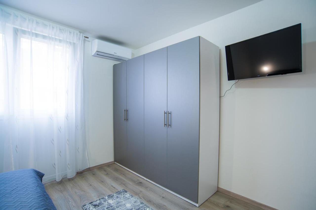 Apartment Too Sweet 1 *