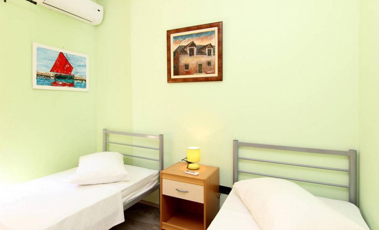 Kvaternikova - Pool, Grill, 4 Bedrooms, 3 Bathrooms Apartment *