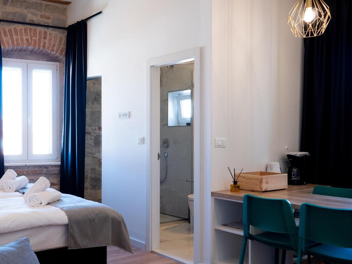 Apartment Emarkoni *