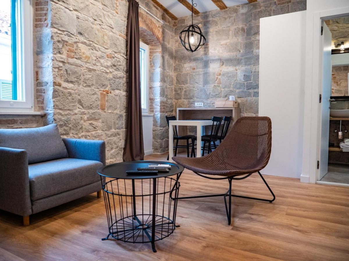 Emarkoni Apartment *