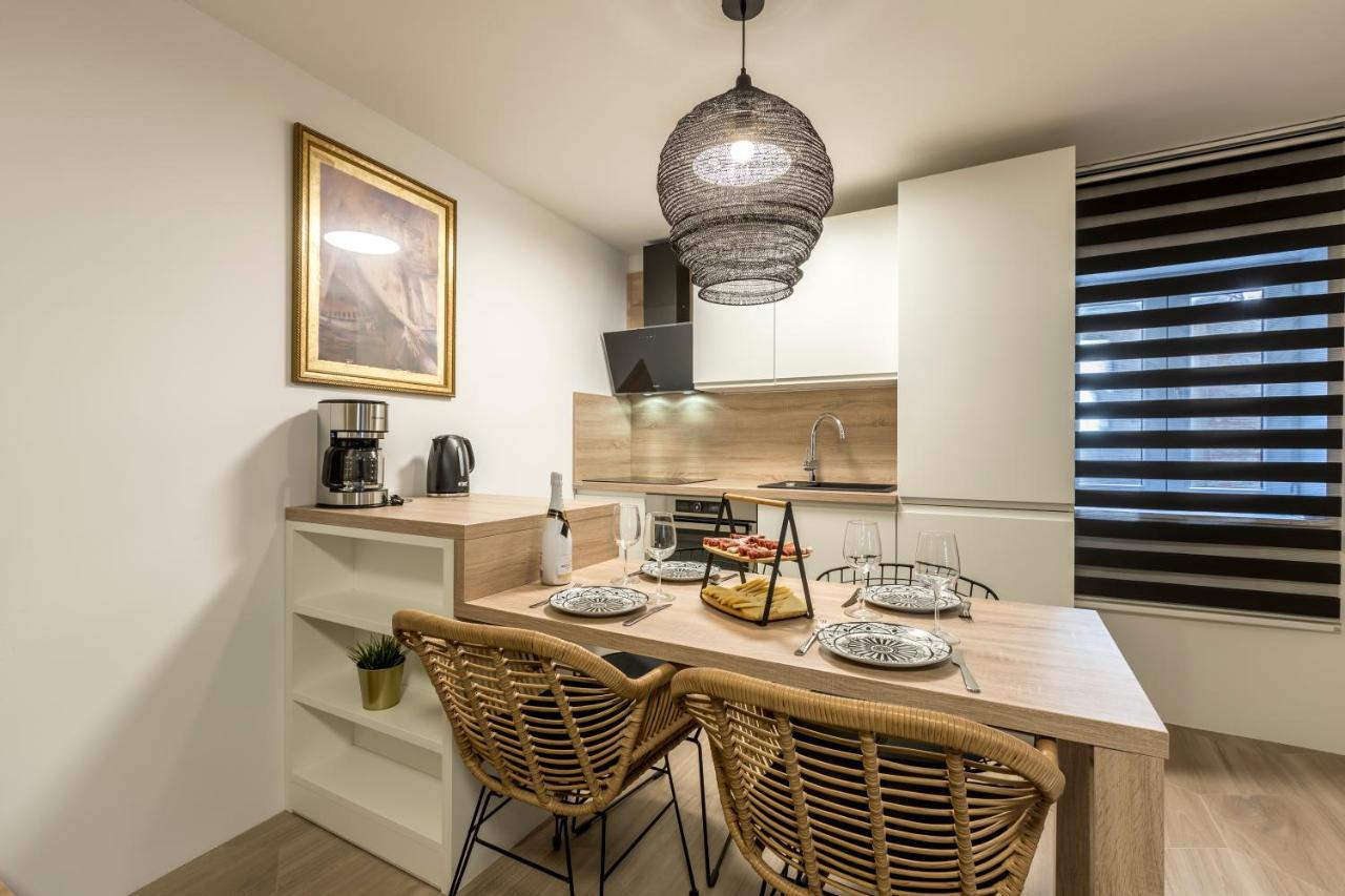 Diamond In The Heart Of The Palace Apartment