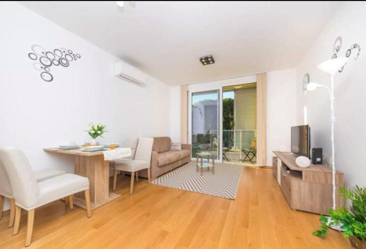 Iris Private Parking Apartment *