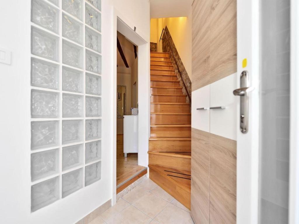 Apartamento Marigold Stone House Split