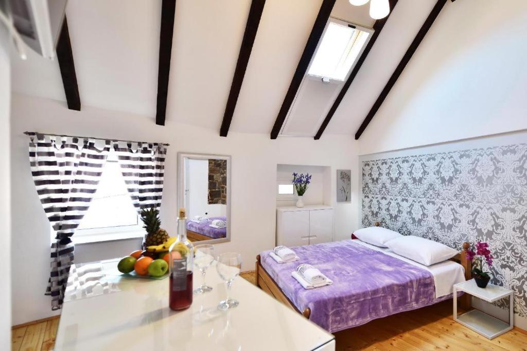 Apartamento Marigold Stone House Split