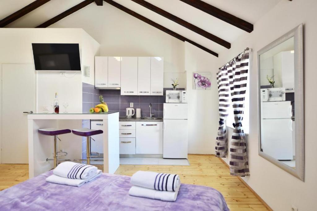 Apartamento Marigold Stone House Split